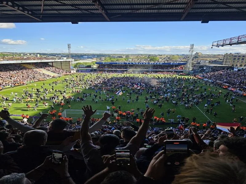 从天堂到地狱,索博在2-1领先后疯狂庆祝,被绝杀后伤心落泪